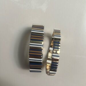 Women bracelet  2 pieces.  No text, no email